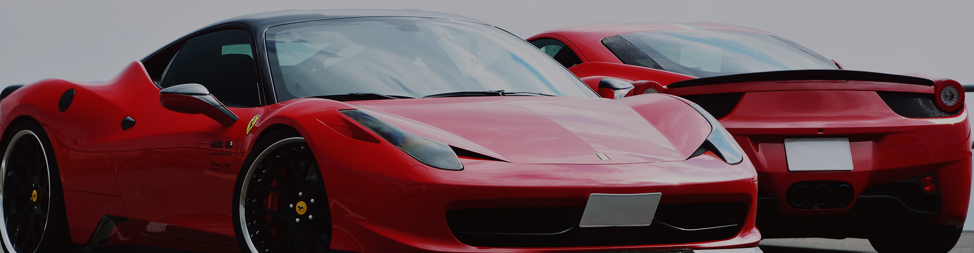 高級な赤い車写真